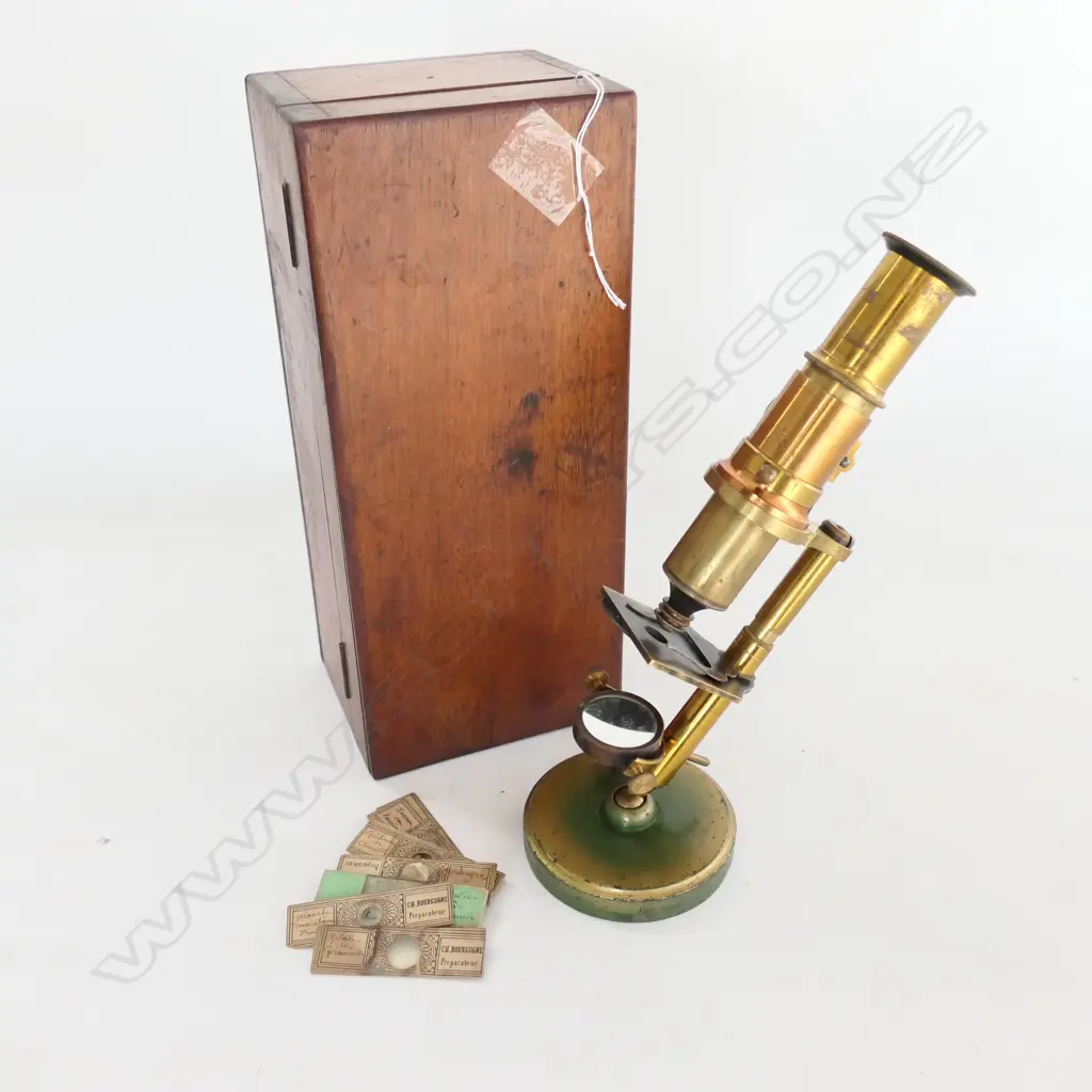 BRASS MONOCULAR COMPOUND MICROSCOPE, PROBABLY FRENCH, IN MAHOG BOX Image 1++